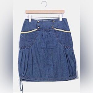 Vintage denim skirt    Women size small
